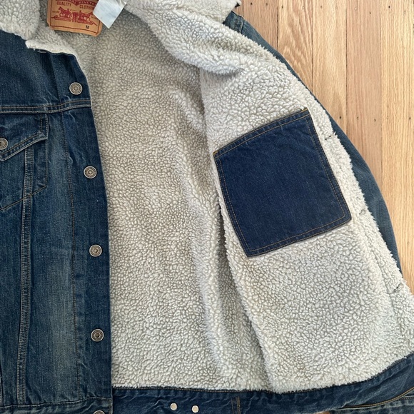 Unisex Sherpa Trucker - Picture 3 of 4